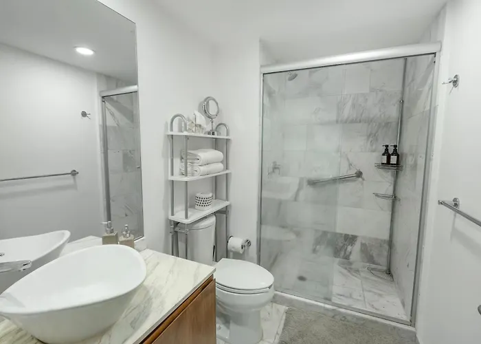 Apartment Condesa Oasis With Sky Pool, Ping Pong, Gym, Steam & Two Private Terraces *